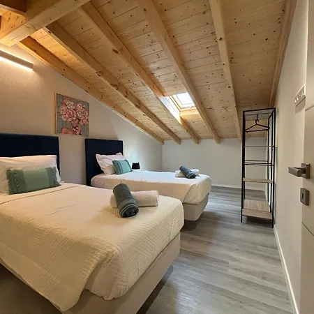 Mayflower Apartament *